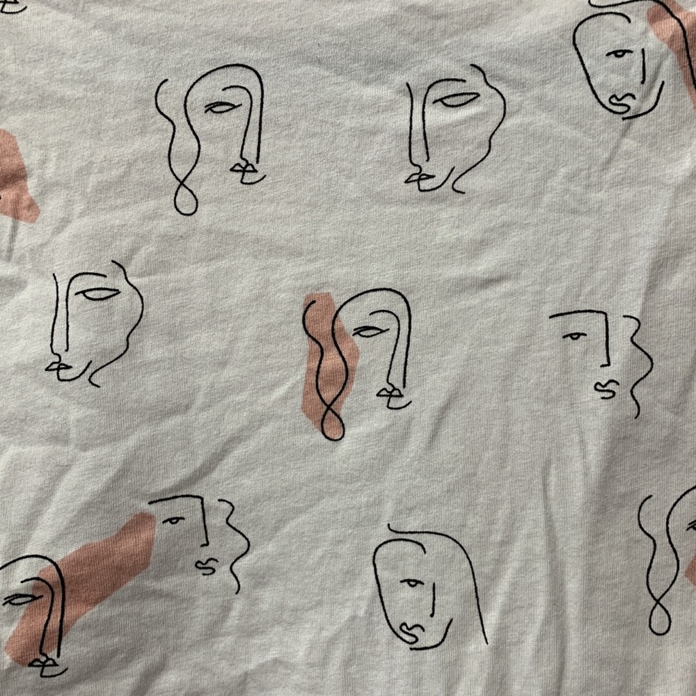 Abstract faces top - Picture 2 of 3